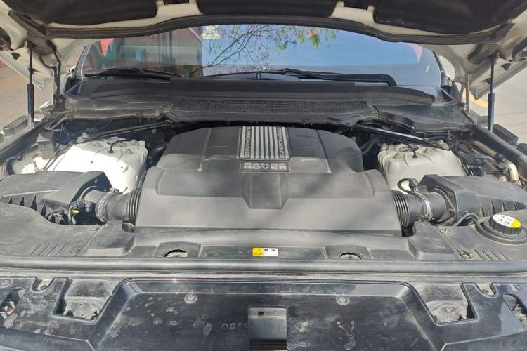 Used Land Rover Range Sport 2014 3.0 SC V6 HSE DYNAMIC Engine Bay