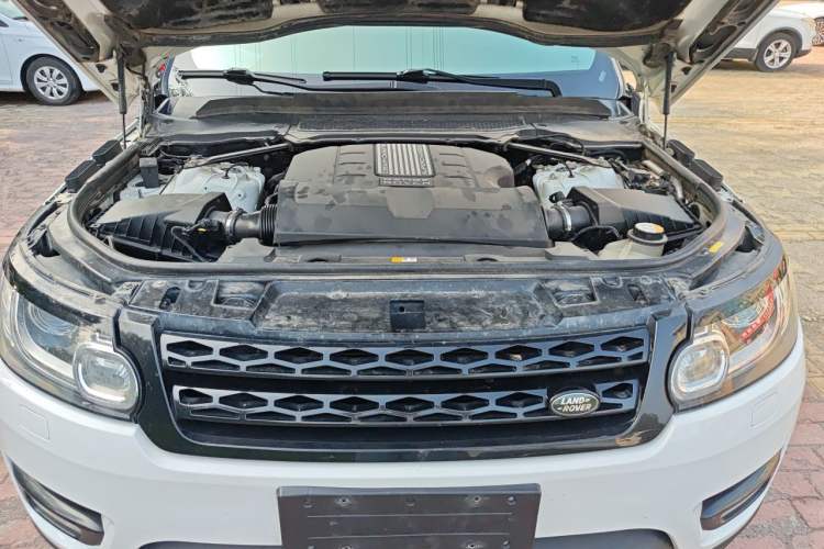 Used Land Rover Range Sport 2014 3.0 SC V6 HSE DYNAMIC Engine Bay
