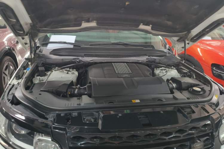 Used Land Rover Range Sport 2014 3.0 SC V6 HSE DYNAMIC Engine Bay