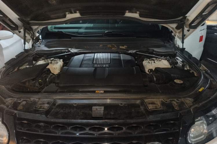 Used Land Rover Range Sport 2014 3.0 SC V6 HSE Engine Bay