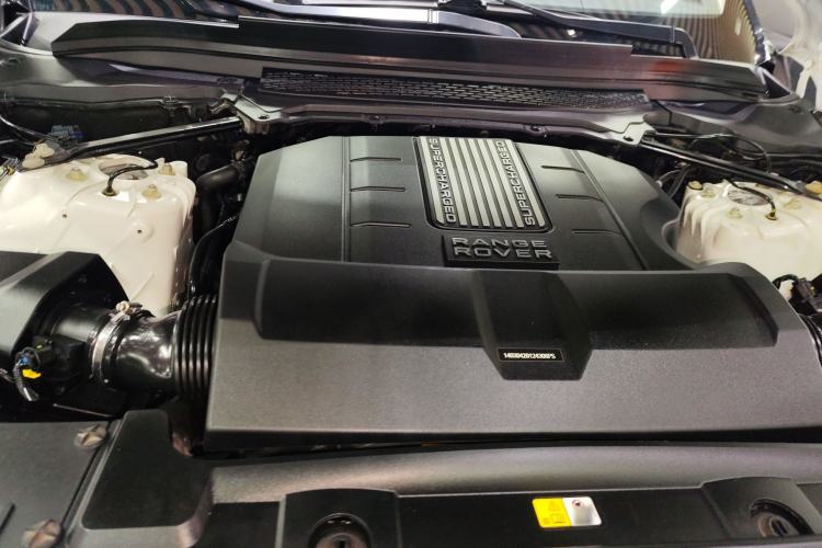 Used Land Rover Range Sport 2014 3.0 V6 SC Gasoline Version HSE Engine Bay
