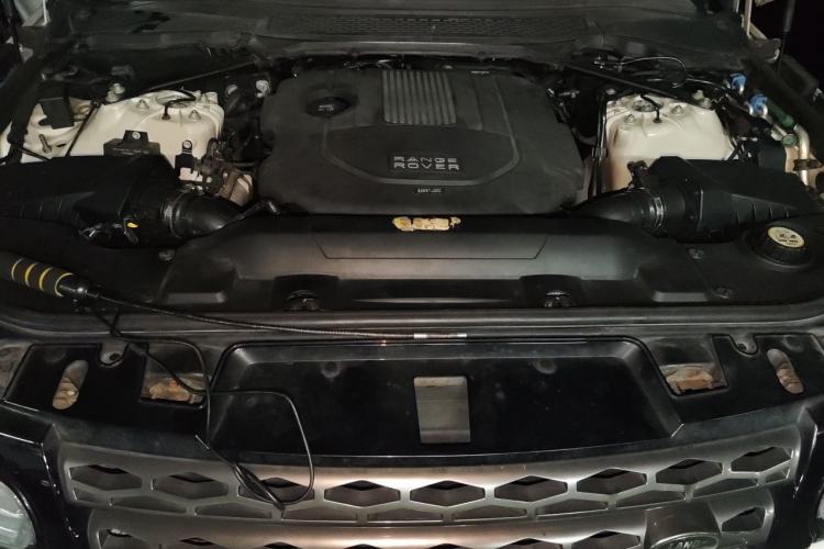 Used Land Rover Range Sport  Engine Bay