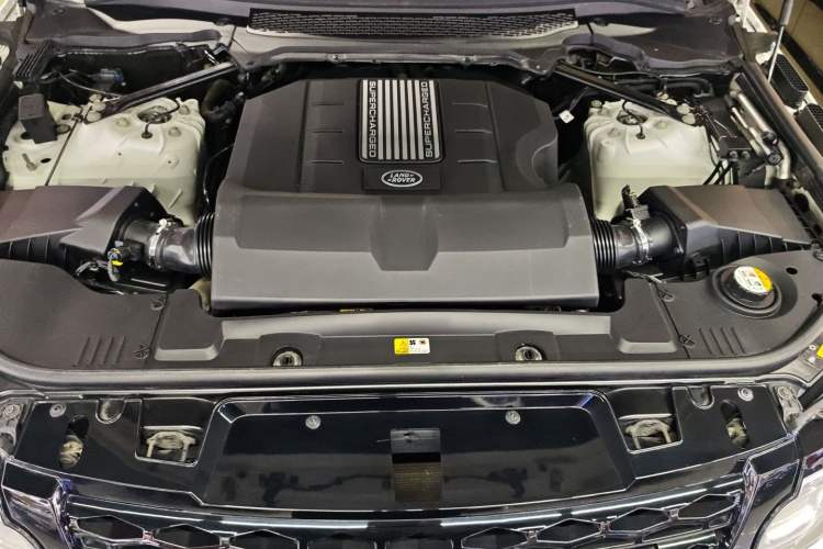 Used Land Rover Range Sport 2014 3.0 SC V6 HSE DYNAMIC Engine Bay