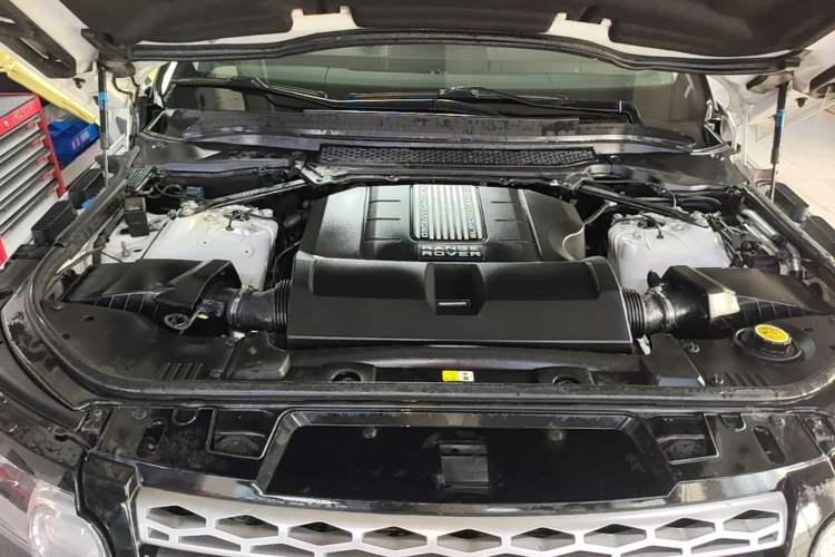 Used Land Rover Range Sport  Engine Bay