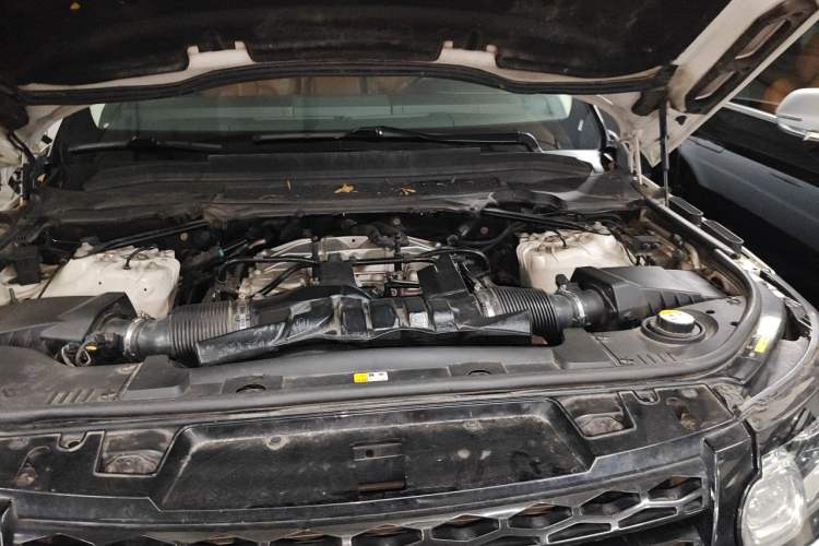 Used Land Rover Range Sport 2014 3.0 SC V6 HSE DYNAMIC Engine Bay