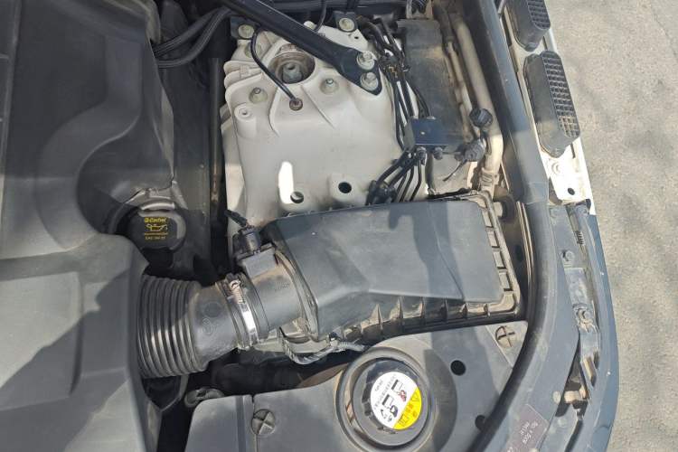 Used Land Rover Range Sport 2014 3.0 SC V6 HSE DYNAMIC Engine Bay Left