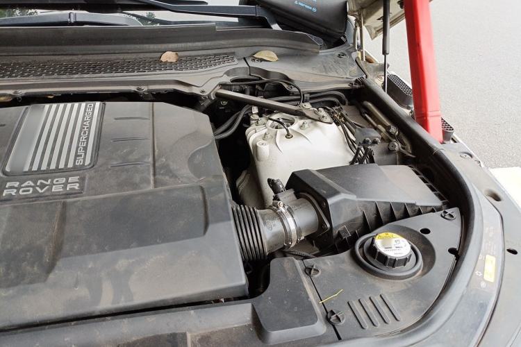Used Land Rover Range Sport 2014 3.0 SC V6 HSE Engine Bay Left