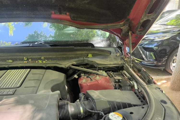 Used Land Rover Range Sport 2014 3.0 SC V6 HSE DYNAMIC Engine Bay Left