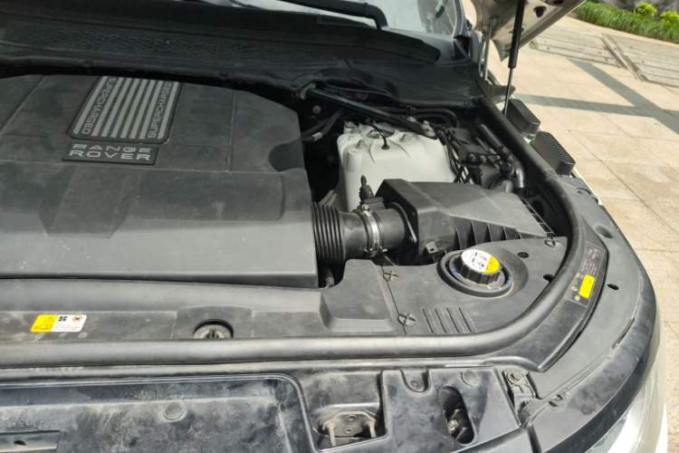 Used Land Rover Range Sport 2014 3.0 SC V6 HSE DYNAMIC Engine Bay Left