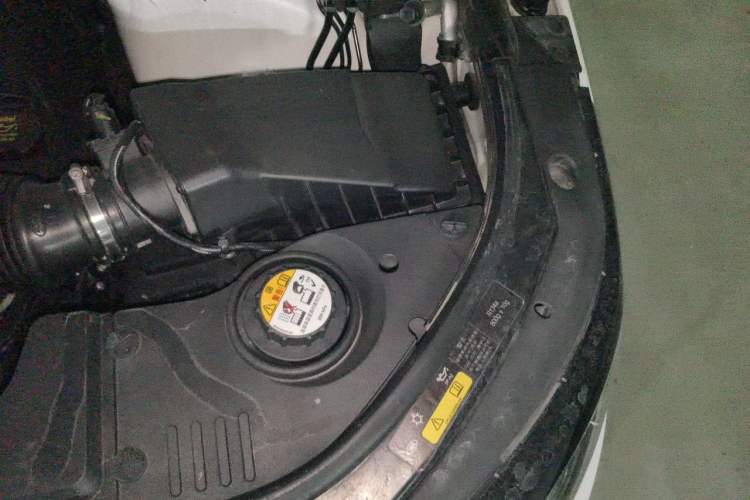Used Land Rover Range Sport 2014 3.0 SC V6 HSE Engine Bay Left