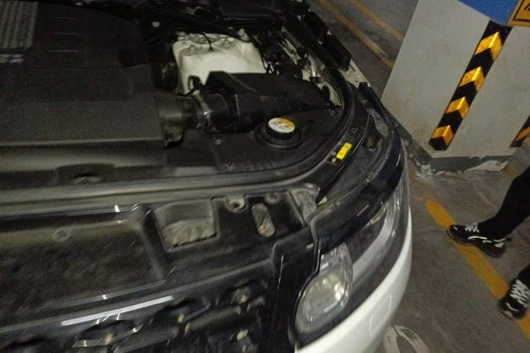 Used Land Rover Range Sport 2014 3.0 SC V6 HSE DYNAMIC Engine Bay Left