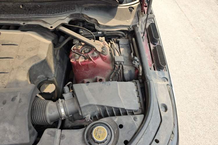 Used Land Rover Range Sport 2014 3.0 SC V6 HSE Engine Bay Left