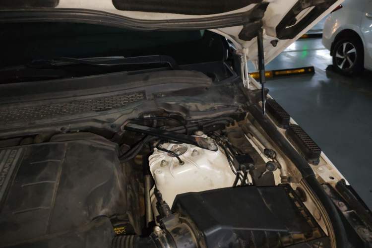 Used Land Rover Range Sport 2014 3.0 SC V6 HSE Engine Bay Left