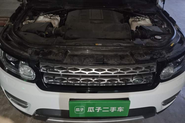 Used Land Rover Range Sport 2014 3.0 SC V6 HSE Engine Bay