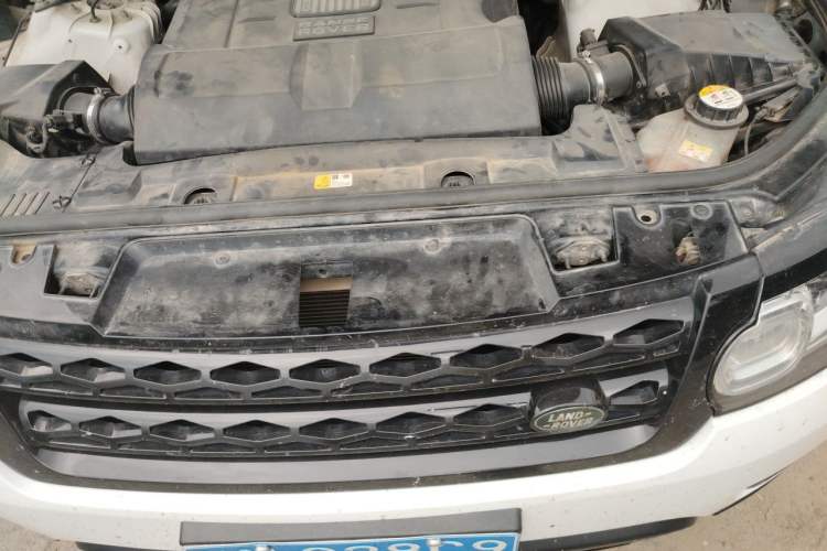 Used Land Rover Range Sport 2014 3.0 SC V6 HSE Engine Bay