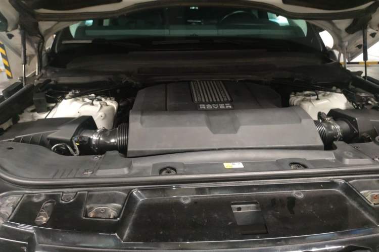 Used Land Rover Range Sport 2014 3.0 SC V6 HSE DYNAMIC Engine Bay