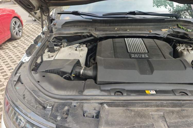 Used Land Rover Range Sport 2014 3.0 SC V6 HSE Engine Bay Right