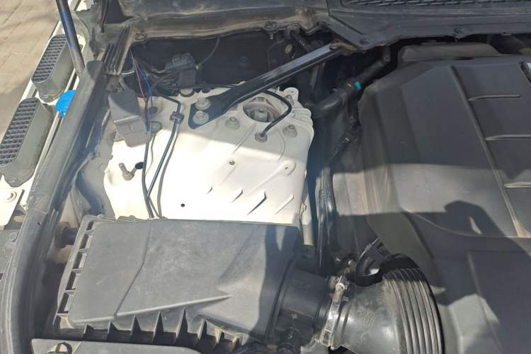 Used Land Rover Range Sport 2014 3.0 SC V6 HSE DYNAMIC Engine Bay Right