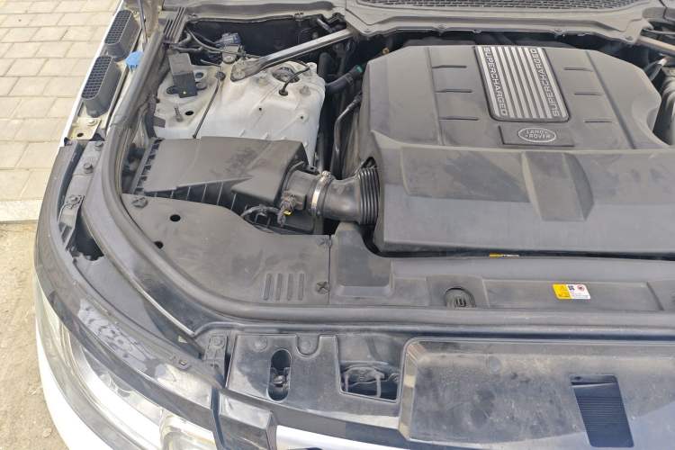 Used Land Rover Range Sport 2014 3.0 SC V6 HSE Engine Bay Right