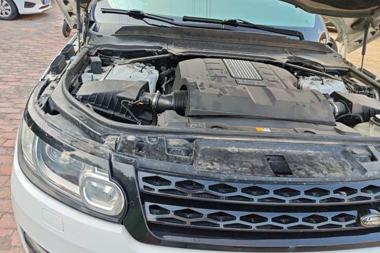 Used Land Rover Range Sport 2014 3.0 SC V6 HSE DYNAMIC Engine Bay Right