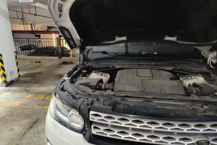 Used Land Rover Range Sport 2014 3.0 SC V6 HSE Engine Bay Right