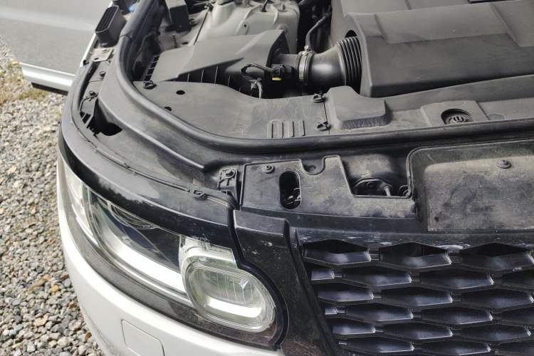 Used Land Rover Range Sport 2014 3.0 SC V6 HSE DYNAMIC Engine Bay Right