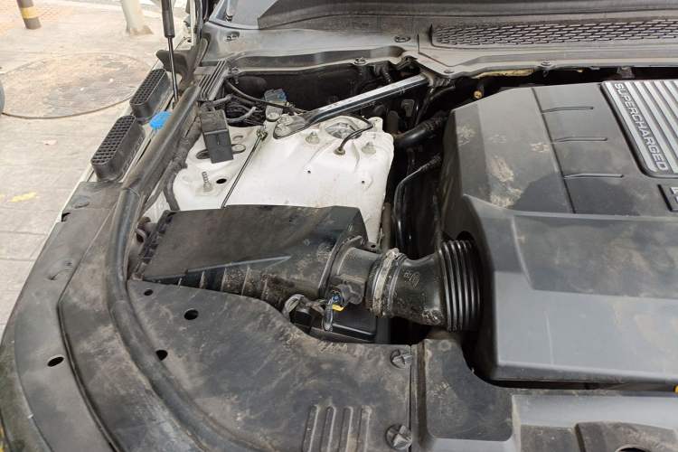 Used Land Rover Range Sport 2014 3.0 SC V6 HSE Engine Bay Right