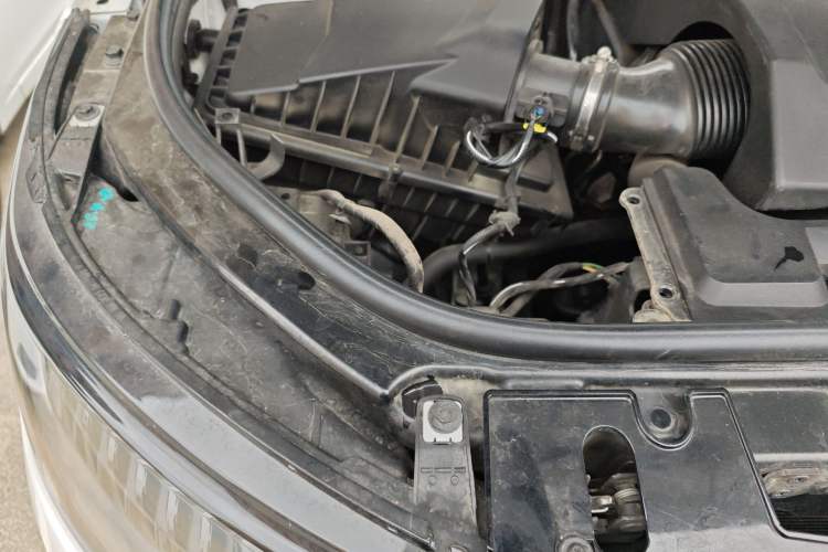 Used Land Rover Range Sport 2014 3.0 SC V6 HSE Engine Bay Right