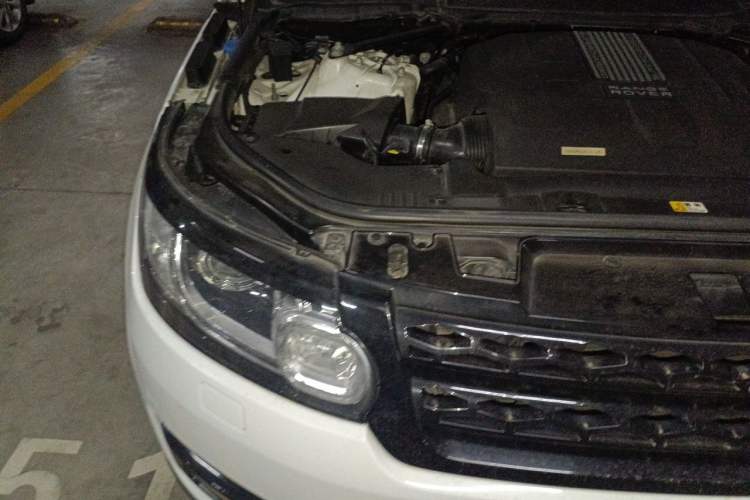 Used Land Rover Range Sport 2014 3.0 SC V6 HSE DYNAMIC Engine Bay Right