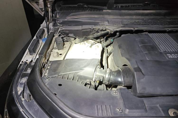 Used Land Rover Range Sport 2014 3.0 SC V6 HSE DYNAMIC Engine Bay Right