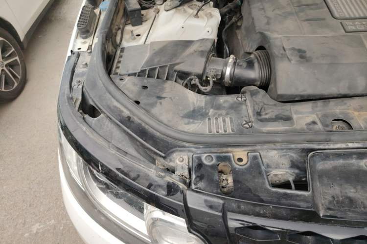 Used Land Rover Range Sport 2014 3.0 SC V6 HSE Engine Bay Right