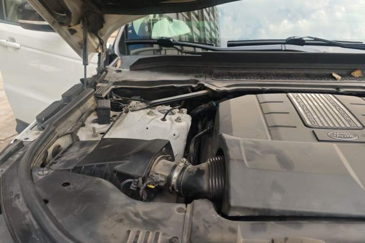 Used Land Rover Range Sport 2014 3.0 SC V6 HSE DYNAMIC Engine Bay Right