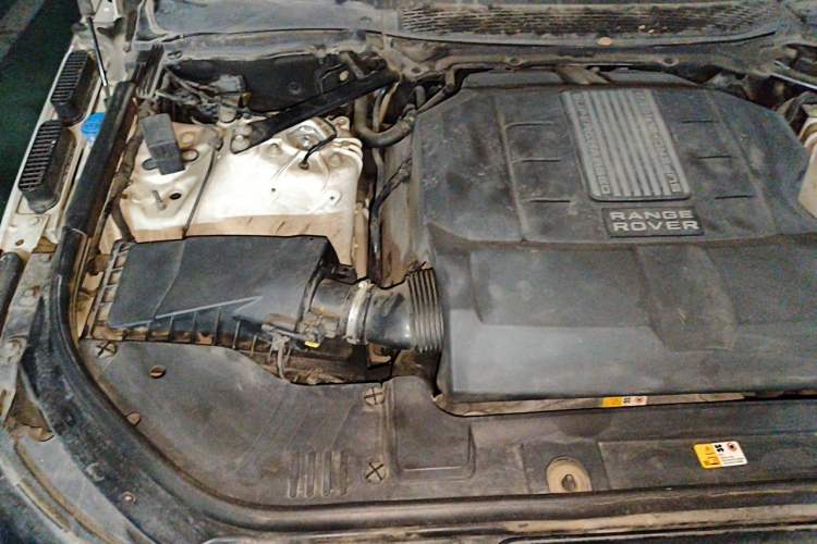 Used Land Rover Range Sport 2014 3.0 SC V6 HSE Engine Bay Right