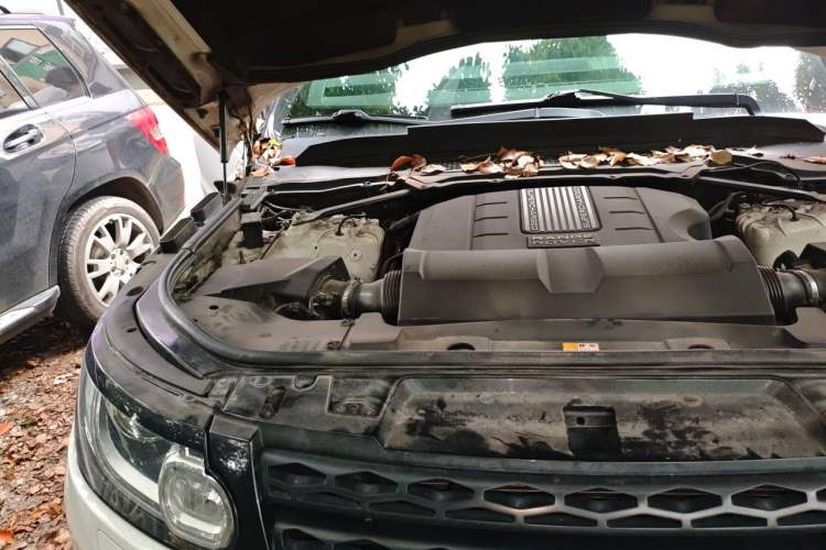 Used Land Rover Range Sport 2014 3.0 SC V6 HSE Engine Bay Right
