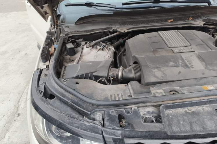 Used Land Rover Range Sport 2014 3.0 SC V6 HSE DYNAMIC Engine Bay Right