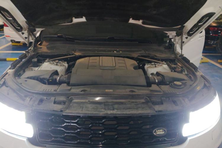 Used Land Rover Range Sport 2014 3.0 SC V6 HSE DYNAMIC Engine Bay