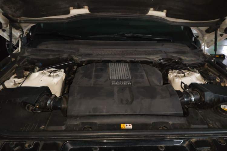 Used Land Rover Range Sport 2014 3.0 SC V6 HSE Engine Bay
