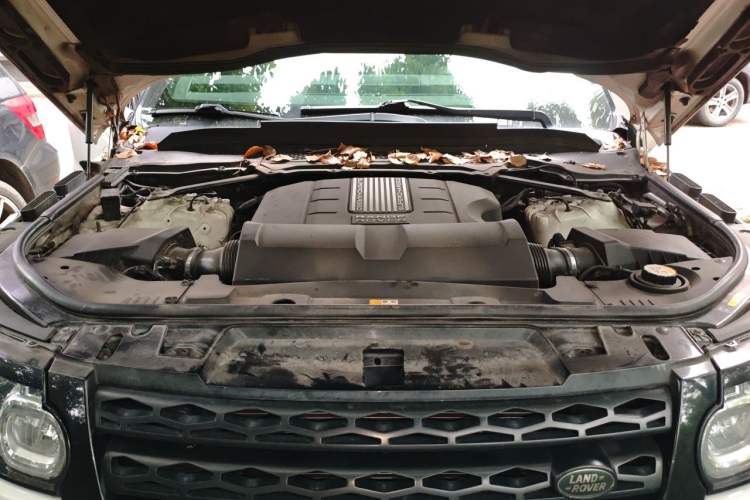 Used Land Rover Range Sport 2014 3.0 SC V6 HSE Engine Bay