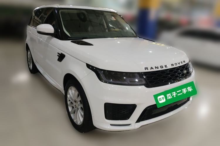 Used Land Rover Range Sport 2014 3.0 SC V6 HSE Front Right 45 Deg