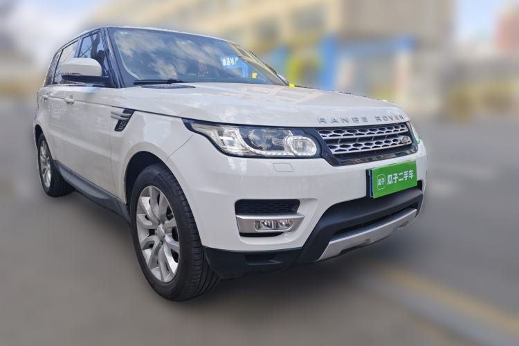 Used Land Rover Range Sport 2014 3.0 SC V6 HSE Front Right 45 Deg