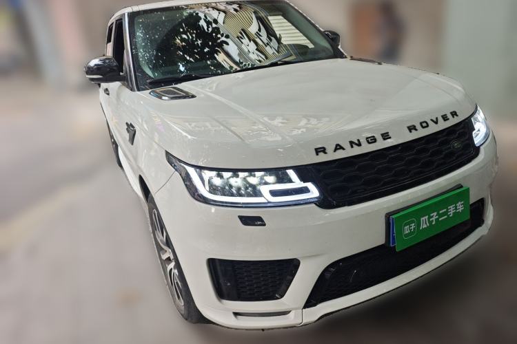 Used Land Rover Range Sport 2014 3.0 SC V6 HSE Front Right 45 Deg