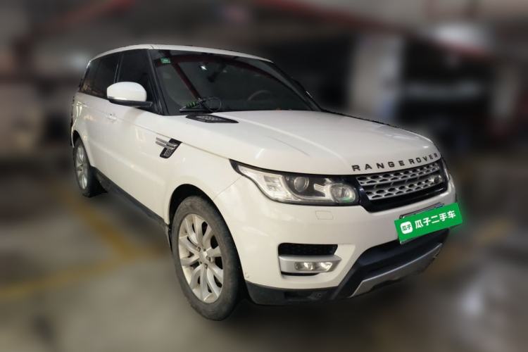 Used Land Rover Range Sport 2014 3.0 SC V6 HSE Front Right 45 Deg