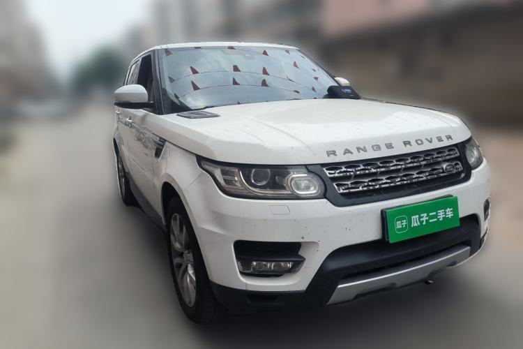 Used Land Rover Range Sport 2014 3.0 SC V6 HSE Front Right 45 Deg