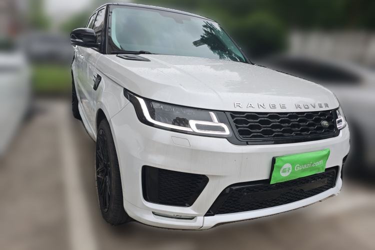 Used Land Rover Range Sport 2014 3.0 SC V6 HSE Front Right 45 Deg