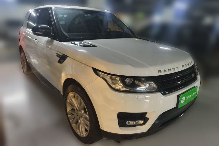 Used Land Rover Range Sport 2014 3.0 SC V6 HSE Front Right 45 Deg