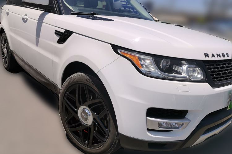 Used Land Rover Range Sport 2014 3.0 V6 SC Gasoline Version HSE Front Right 45 Deg