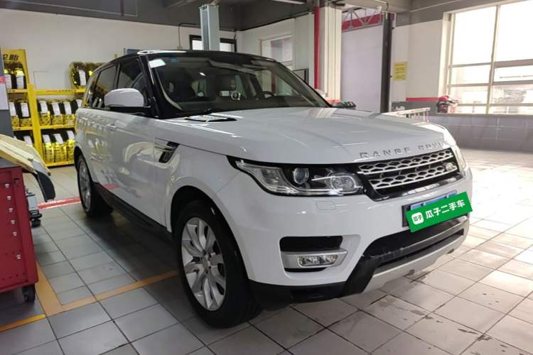 Used Land Rover Range Sport  Front Right 45 Deg