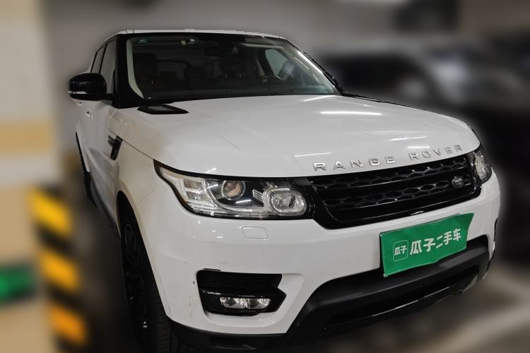 Used Land Rover Range Sport 2014 3.0 SC V6 HSE DYNAMIC Front Right 45 Deg