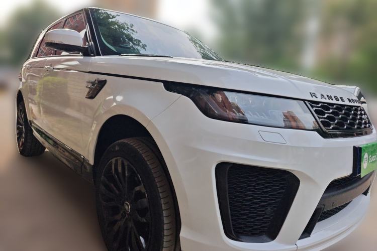 Used Land Rover Range Sport 2014 3.0 SC V6 HSE Front Right 45 Deg