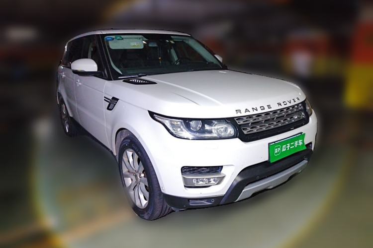 Used Land Rover Range Sport 2014 3.0 SC V6 HSE Front Right 45 Deg